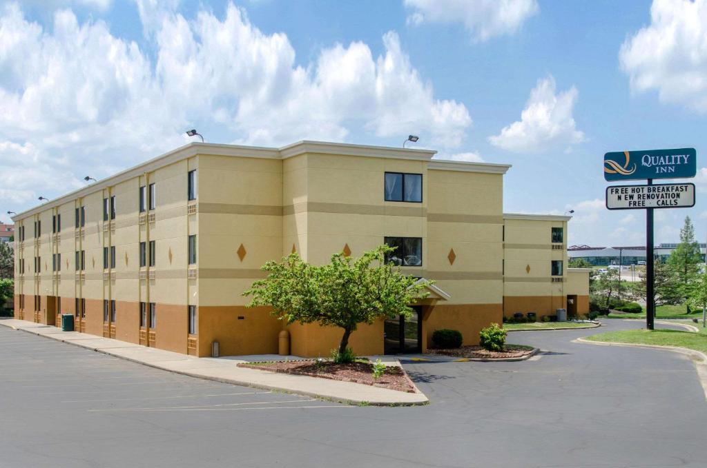 Quality Inn Merriam Kansas City Main image 2